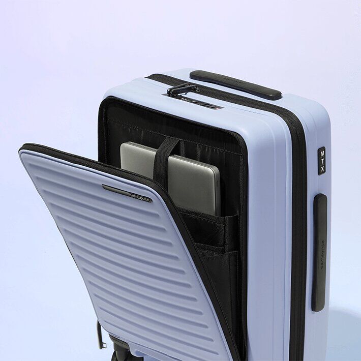 Příruční zavazadla s přední kapsou