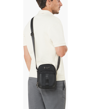 Urban-Eye Taška přes rameno S 22 x 15 x 8 cm | 0.3 kg Urban-Eye Taška přes rameno S 22 x 15 x 8 cm | 0.3 kg