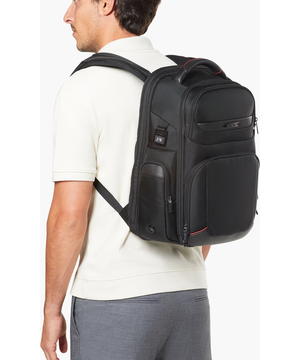 Pro-DLX 6 Batoh 17.3" 46 x 32 x 18/24 cm | 1.5 kg Pro-DLX 6 Batoh 17.3" 46 x 32 x 18/24 cm | 1.5 kg