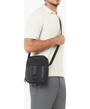 Urban-Eye Taška přes rameno M 24 x 19 x 9 cm | 0.4 kg