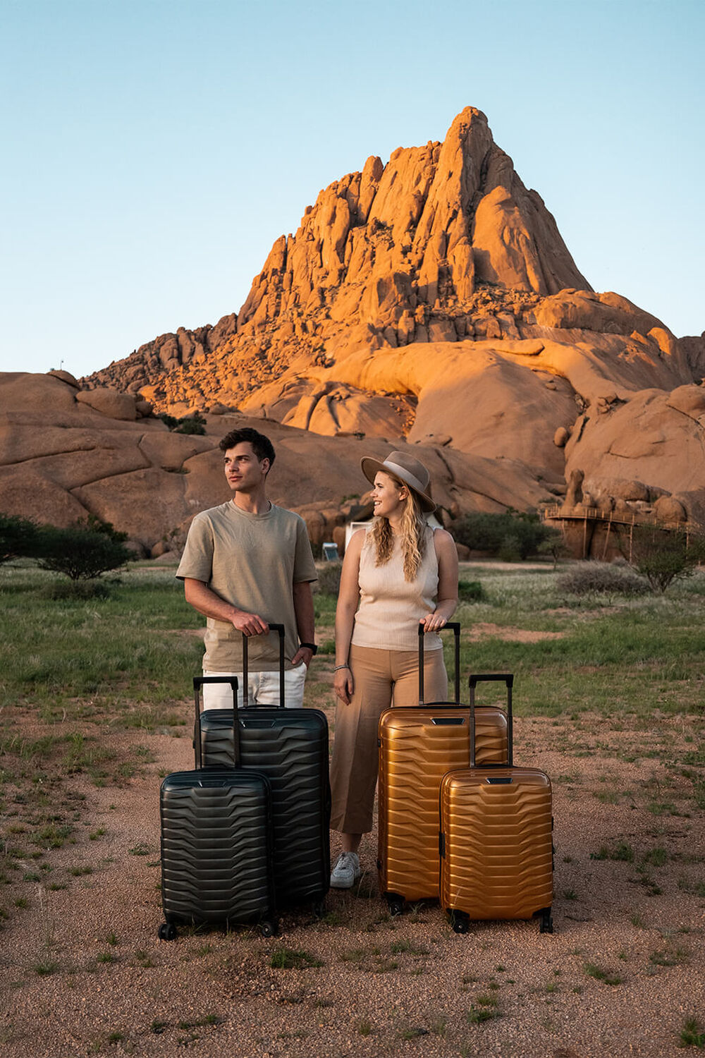 Samsonite PROBUĎTE SVÉHO VNITŘNÍHO DOBRODRUHA PROBUĎTE SVÉHO VNITŘNÍHO DOBRODRUHA