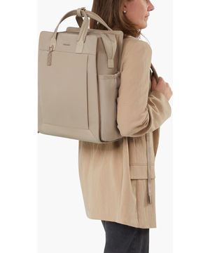 Essentis Batoh 14.1" 39 x 30 x 15 cm | 1 kg